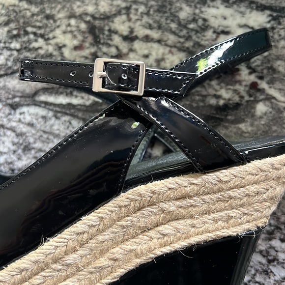 Like new, Jessica Simpson black patent platform Sandals. - Picture 9 of 11